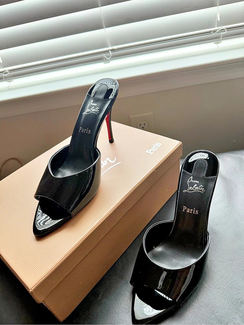 Christian Louboutin Me Dolly 100 mm Mules Black Pointed-Toe Heels Like New